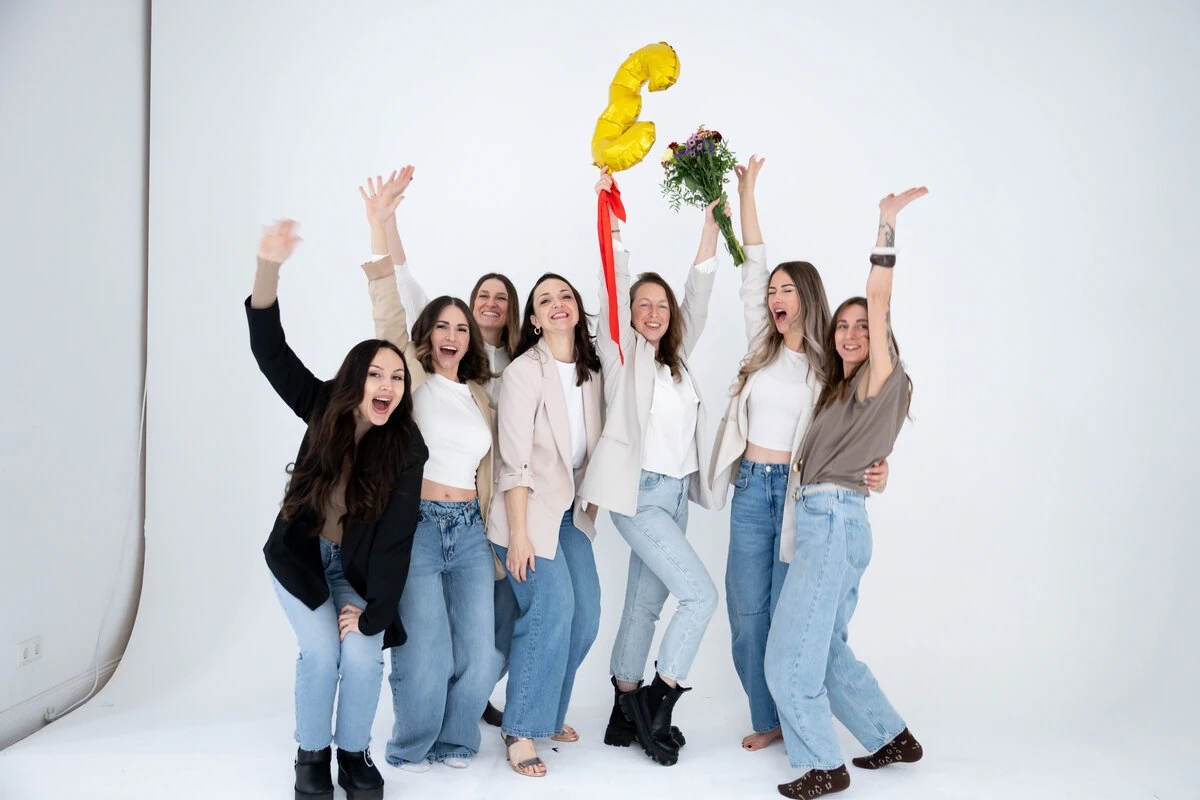 Teamevent Fotoshooting Berlin Ringana Studio Grupenfoto